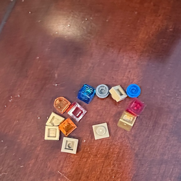 LEGO Infinity Saga Gauntlet with Colorful Stones - Picture 10 of 14